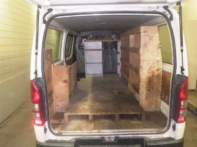 TOYOTA HIACE VAN