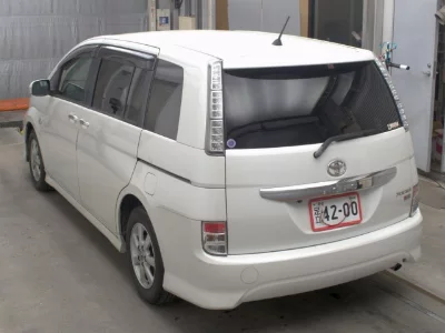 TOYOTA ISIS