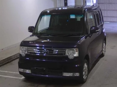 TOYOTA PIXIS SPACE