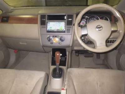 NISSAN TIIDA LATIO