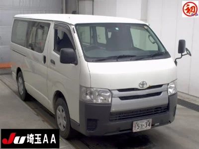 TOYOTA HIACE VAN