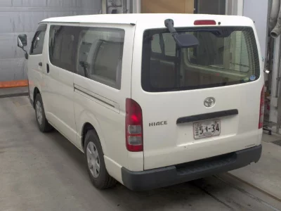 TOYOTA HIACE VAN