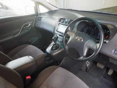 TOYOTA MARK X ZIO