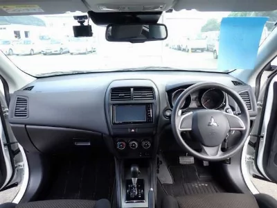 MITSUBISHI RVR