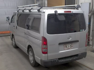 TOYOTA HIACE VAN