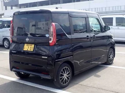 NISSAN ROOX