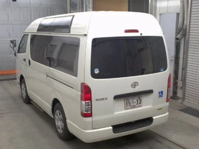 TOYOTA HIACE VAN