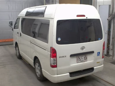 TOYOTA HIACE VAN