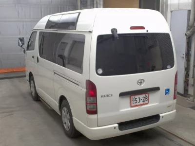 TOYOTA HIACE VAN