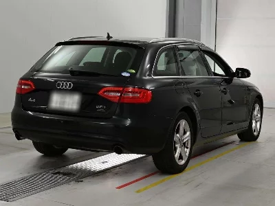 AUDI A4 AVANTE