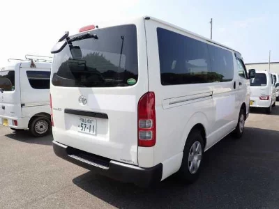 TOYOTA REGIUS VAN