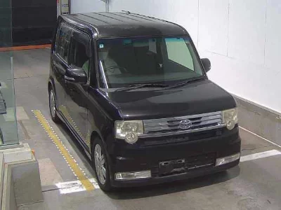 TOYOTA PIXIS SPACE