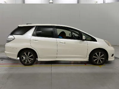 HONDA FIT SHUTTLE HYBRID