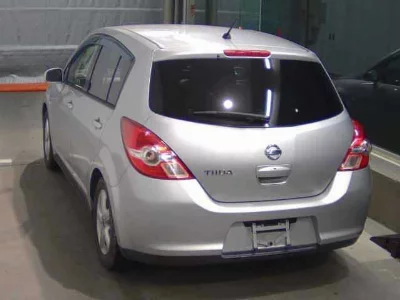 NISSAN TIIDA