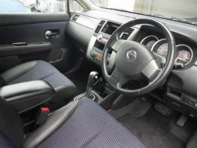 NISSAN TIIDA