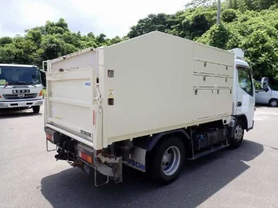 MITSUBISHI CANTER