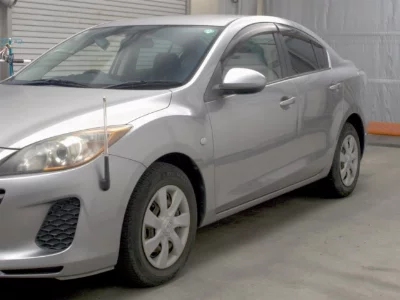 MAZDA AXELA