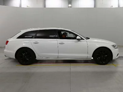 AUDI A6 AVANTE