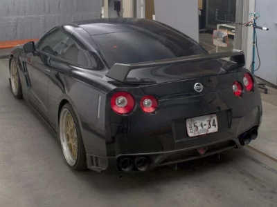 NISSAN GT-R