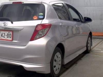 TOYOTA VITZ