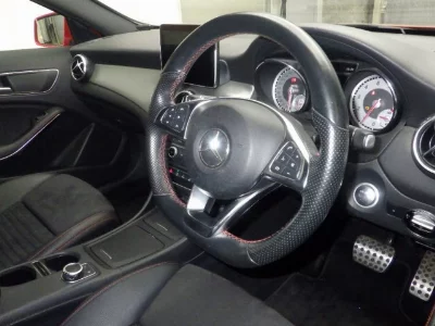 MERCEDES BENZ GLA
