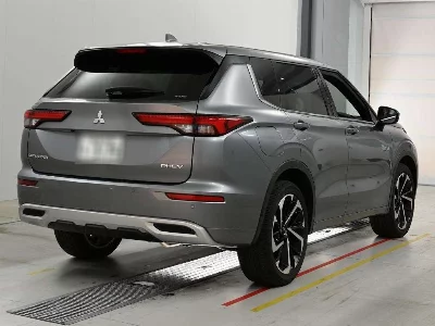 MITSUBISHI OUTLANDER PHEV