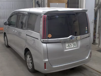TOYOTA NOAH