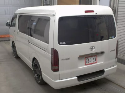 TOYOTA HIACE VAN