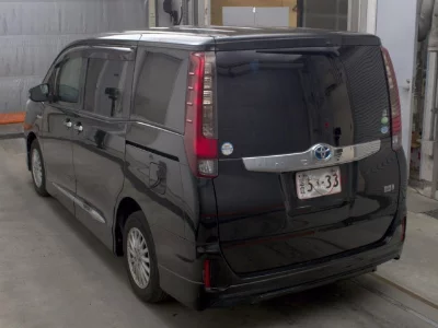 TOYOTA NOAH