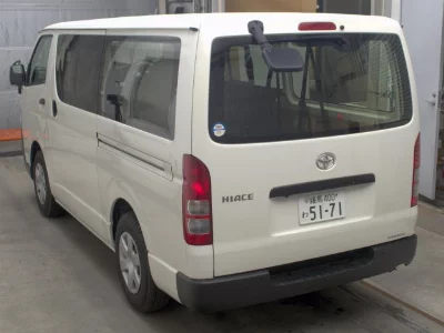 TOYOTA HIACE VAN