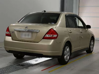NISSAN TIIDA LATIO