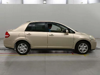 NISSAN TIIDA LATIO