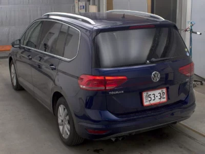 VOLKSWAGEN GOLF TOURAN