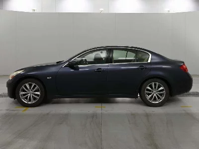 NISSAN SKYLINE