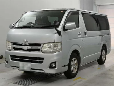 TOYOTA REGIUS VAN