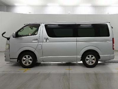TOYOTA REGIUS VAN