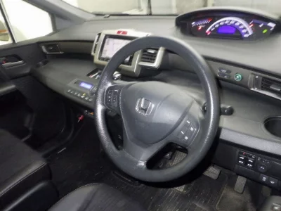 HONDA FREED SPIKE