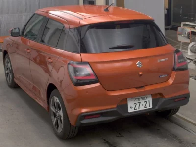 SUZUKI SWIFT