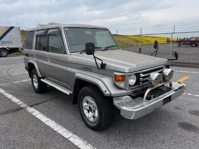 TOYOTA LAND CRUISER 70