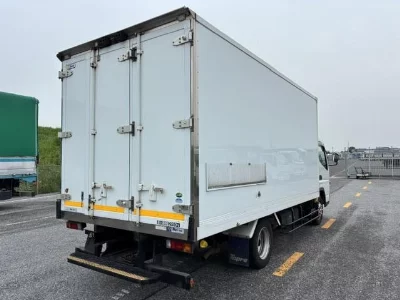 MITSUBISHI CANTER