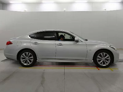 NISSAN FUGA