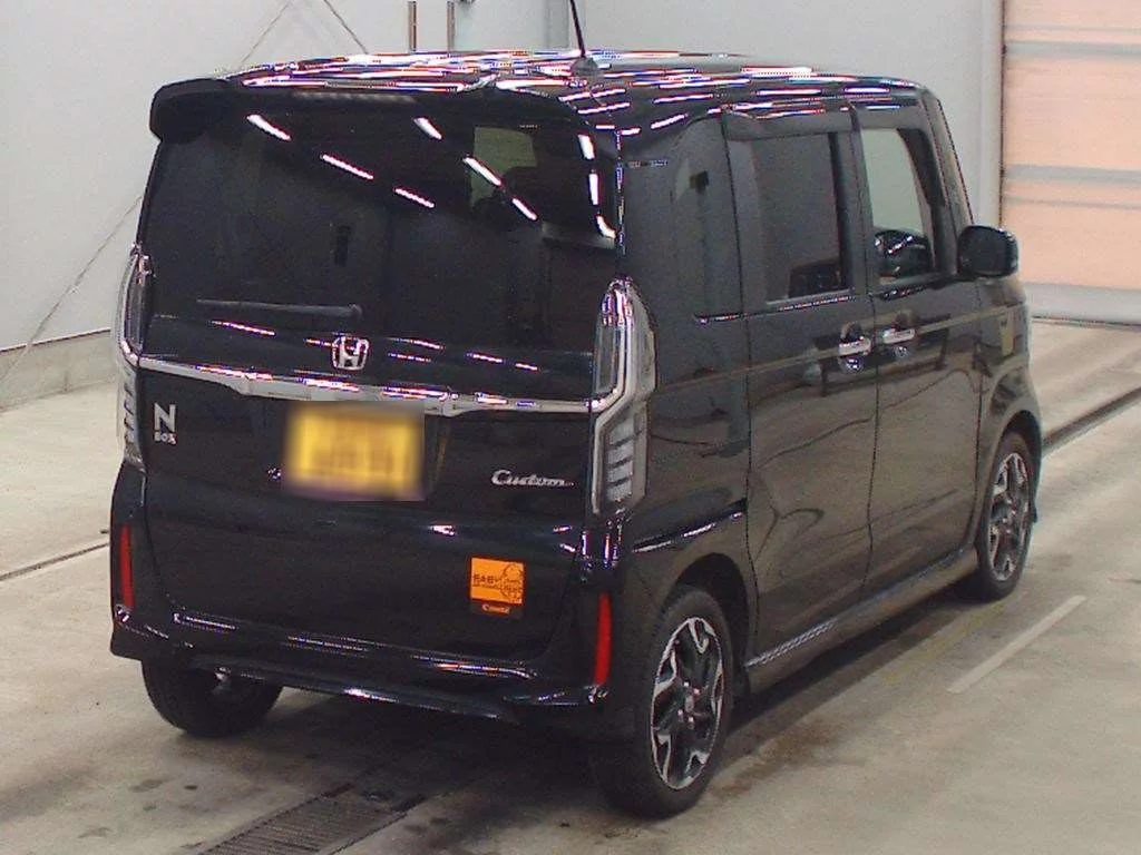 Honda N BOX CUSTOM  с аукциона в Японии