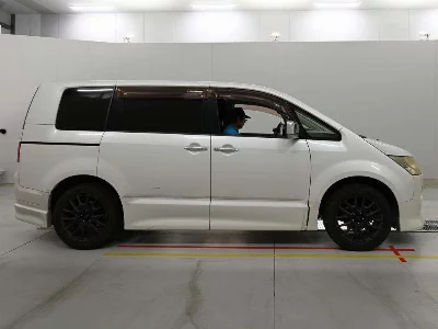 Mitsubishi DELICA D5