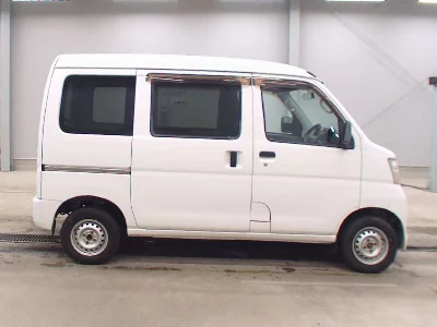 Toyota Pixis Van