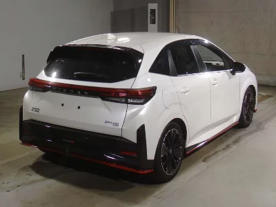 Nissan Aura