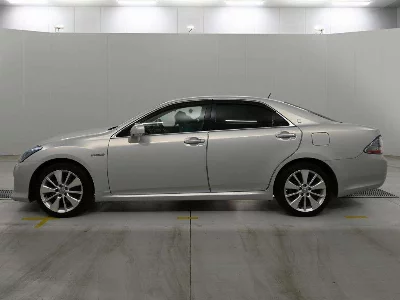 Toyota CROWN HYBRID