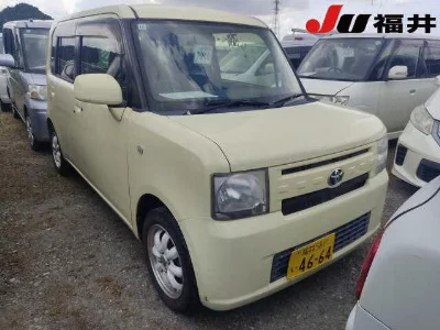 TOYOTA PIXIS SPACE