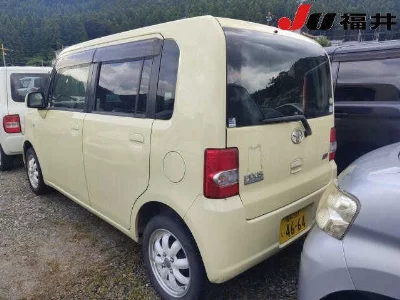 TOYOTA PIXIS SPACE