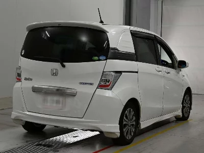 Honda FREED SPIKE HYBRID