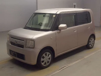 TOYOTA PIXIS SPACE